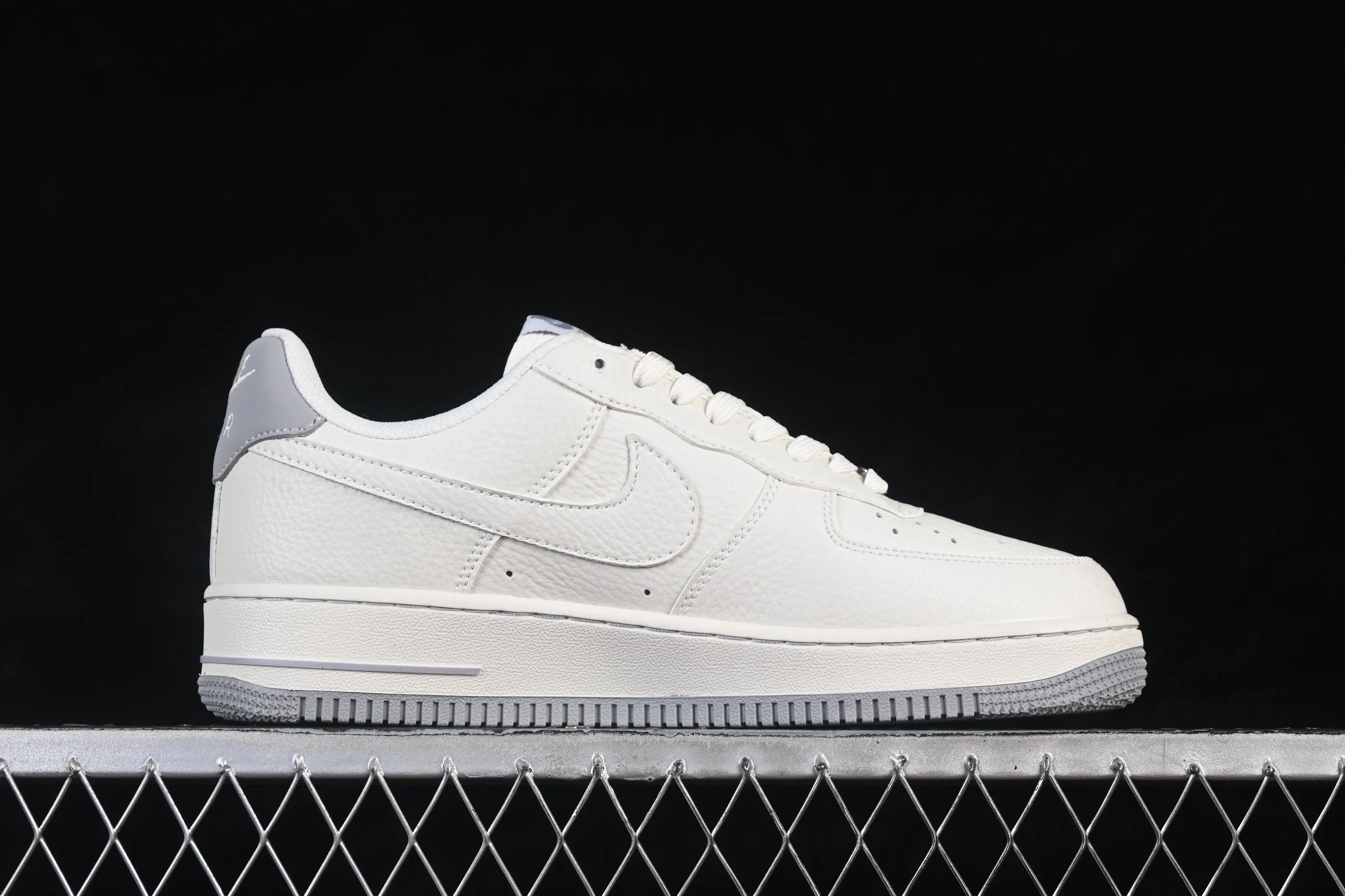 All categories Nk Air Force 1 Air Force series Nk Air Force 1 Low Air Force low-top Nike Air Force 1'07 Low Milky white fog gray Air Force 1 low-top casual sneakers NH0601-543